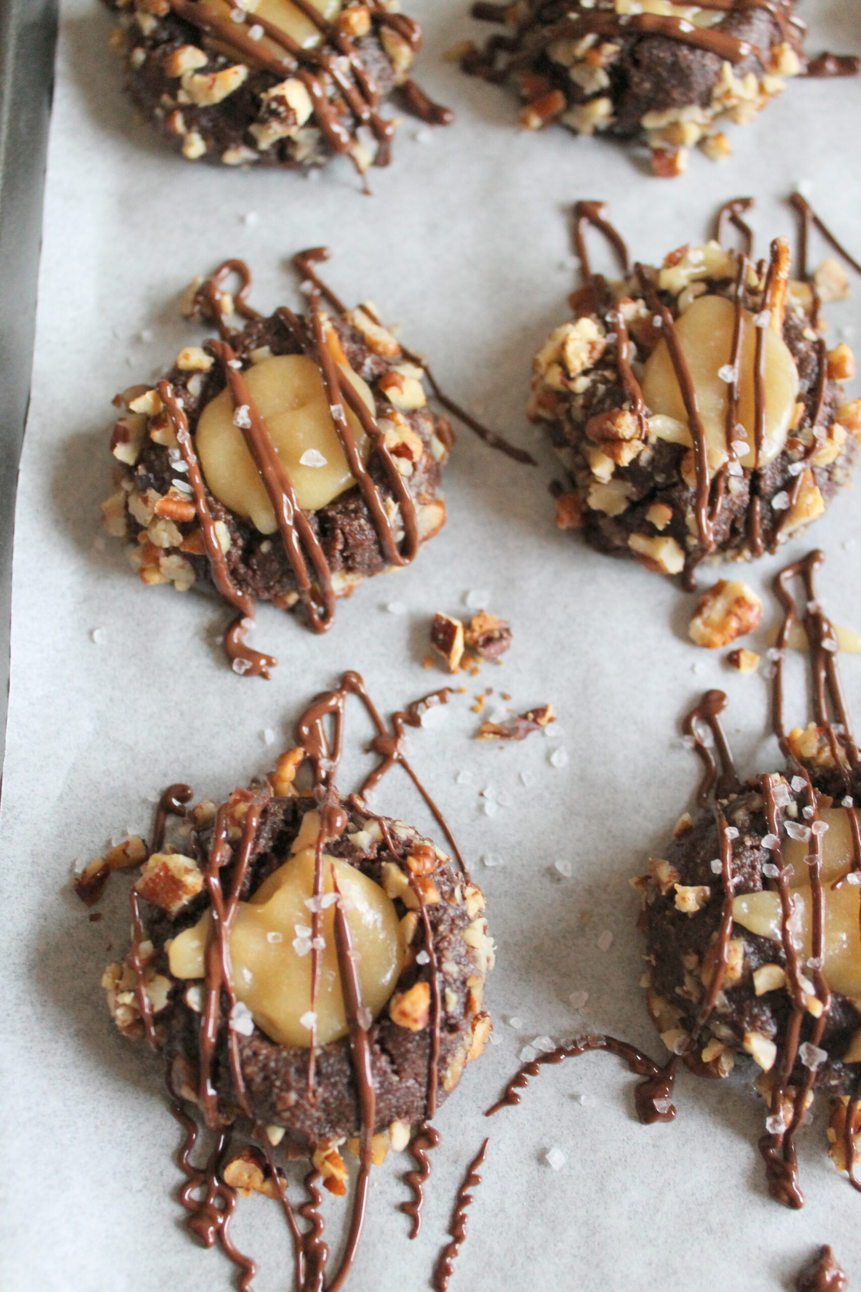 Keto Caramel Turtle Cookies Recipe » Keto Foodie
